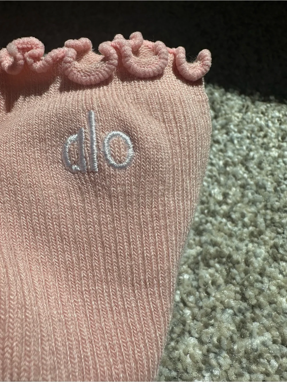 alo look alike socks! Women's Ribbed Scallop Crew Socks in Dusty Rose